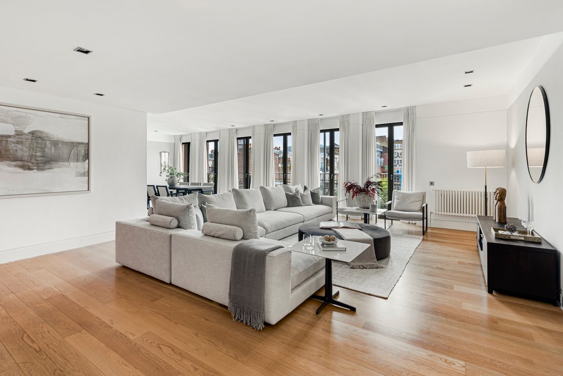 Beautiful Apartment In London’s Most In London, England, United Kingdom ...