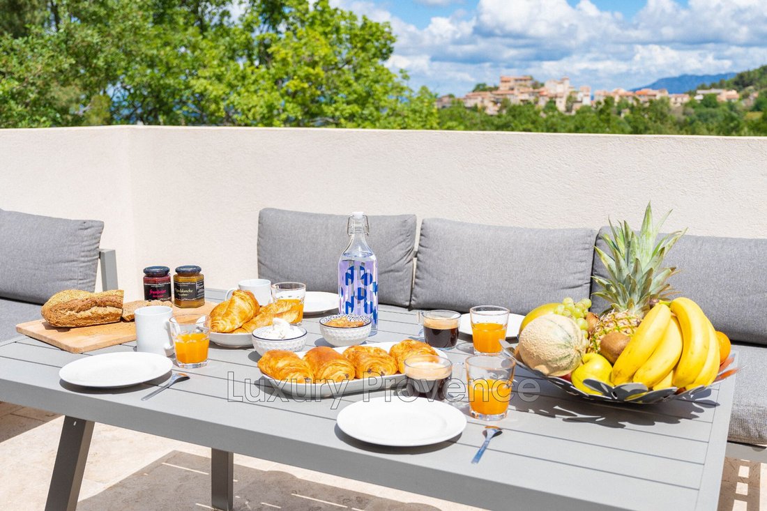 Villa in Mimet, Provence-Alpes-Côte d'Azur, France 2 - 15284604