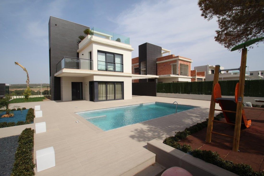 Villa in Dehesa de Campoamor, Orihuela, Valencian Community 1 - 12415182