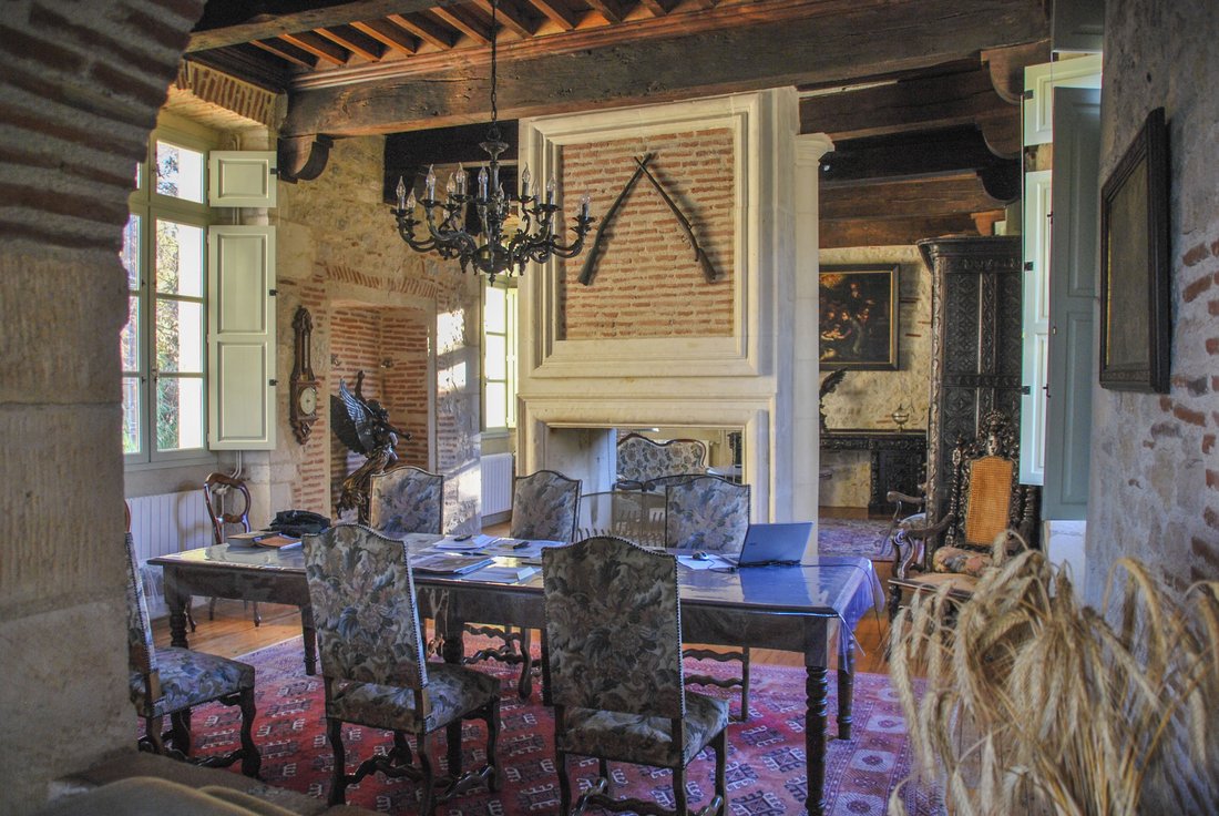 Whispers of the Lot: A 17th-Century Riverfront Manor in Occitanie’s Golden Light