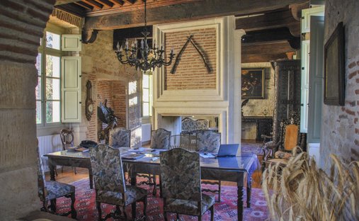 Castle for Sale in Prayssac, Occitanie, France