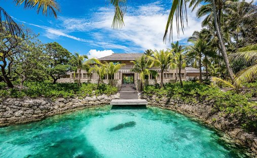 House in Bora-Bora, Leeward Islands, French Polynesia 1