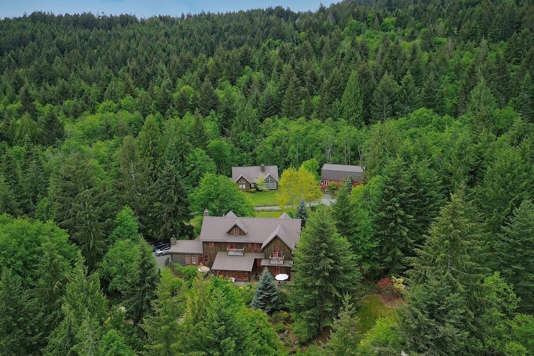 House in Salt Spring Island, British Columbia, Canada 3 - 14280966
