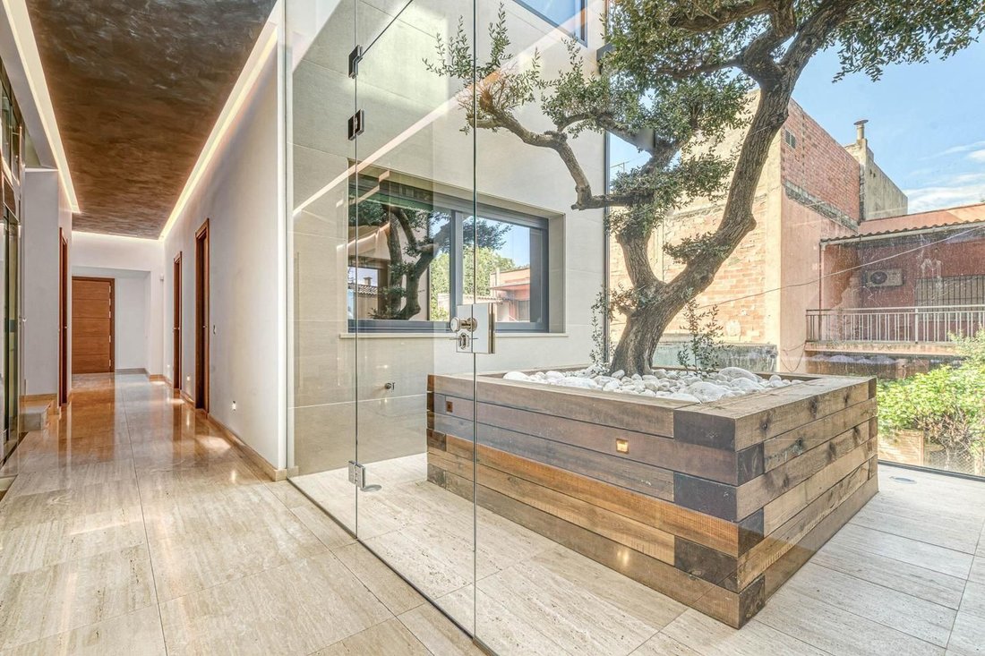 Villa in Figueres, Catalonia, Spain 3 - 14977873