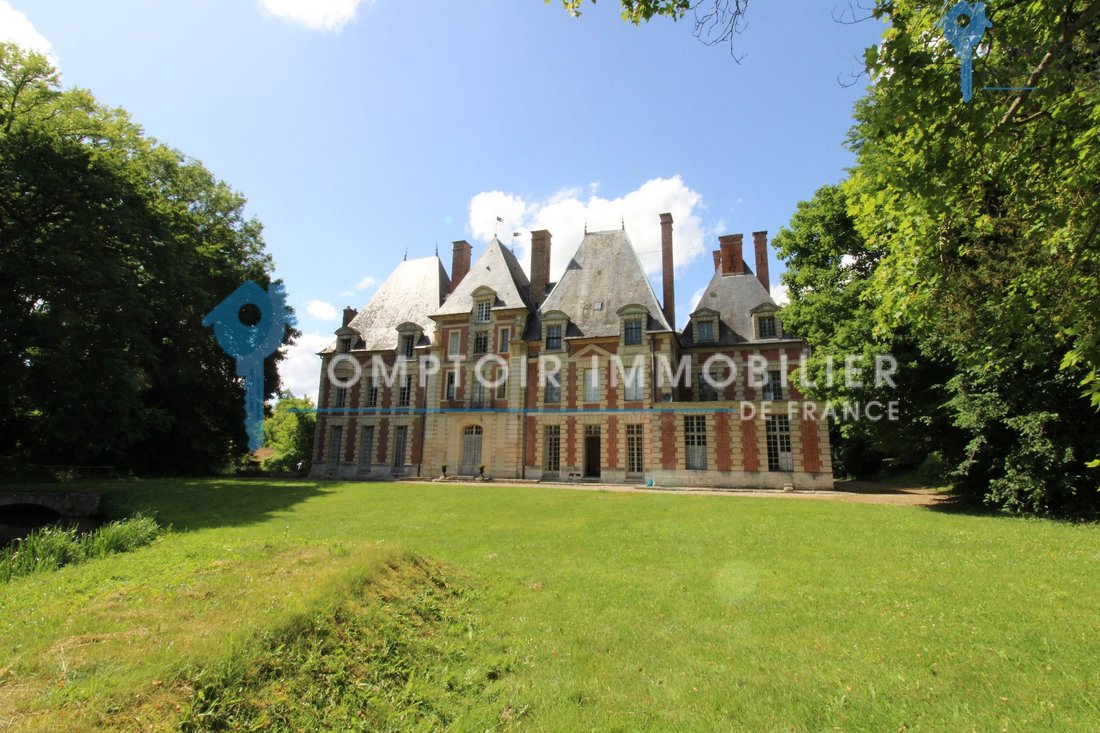 A Timeless Normandy Castle Where History Whispers Through 37 Hectares of Enchantment