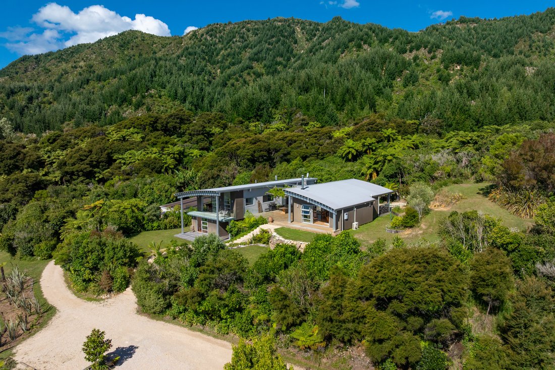 Ligar Bay, Tasman, New Zealand 4 - 15287349