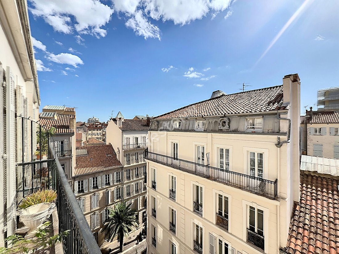 Toulon Apartment France Laurie Lelli Navigating the Rental Market: A Local Resource Guide for Austin Residents