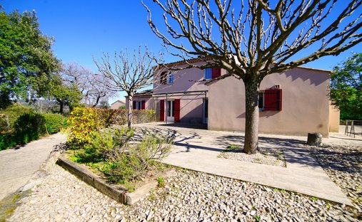 Villa in Grambois, Provence-Alpes-Côte d'Azur, France 1