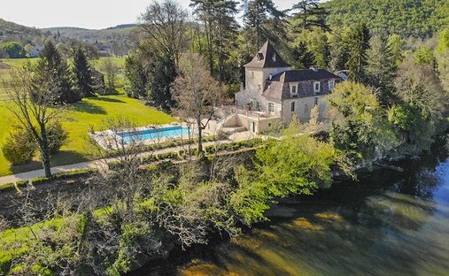 Castle for Sale in Prayssac, Occitanie, France