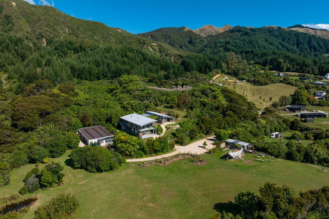 Ligar Bay, Tasman, New Zealand 3 - 15287349