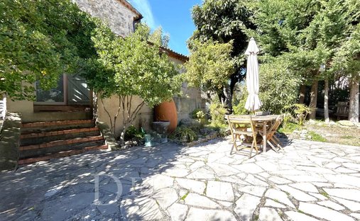 Casa en Le Rouret, Provenza-Alpes-Costa Azul, Francia 1