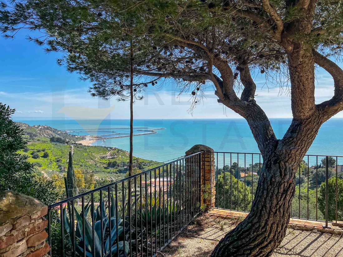 Villa in Center, Licata, Sicily 3 - 15287700