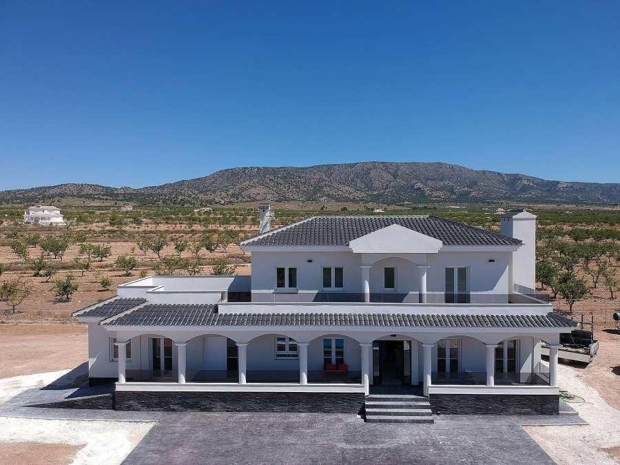Villa in el Pinos / Pinoso, Valencian Community, Spain 1 - 15287775