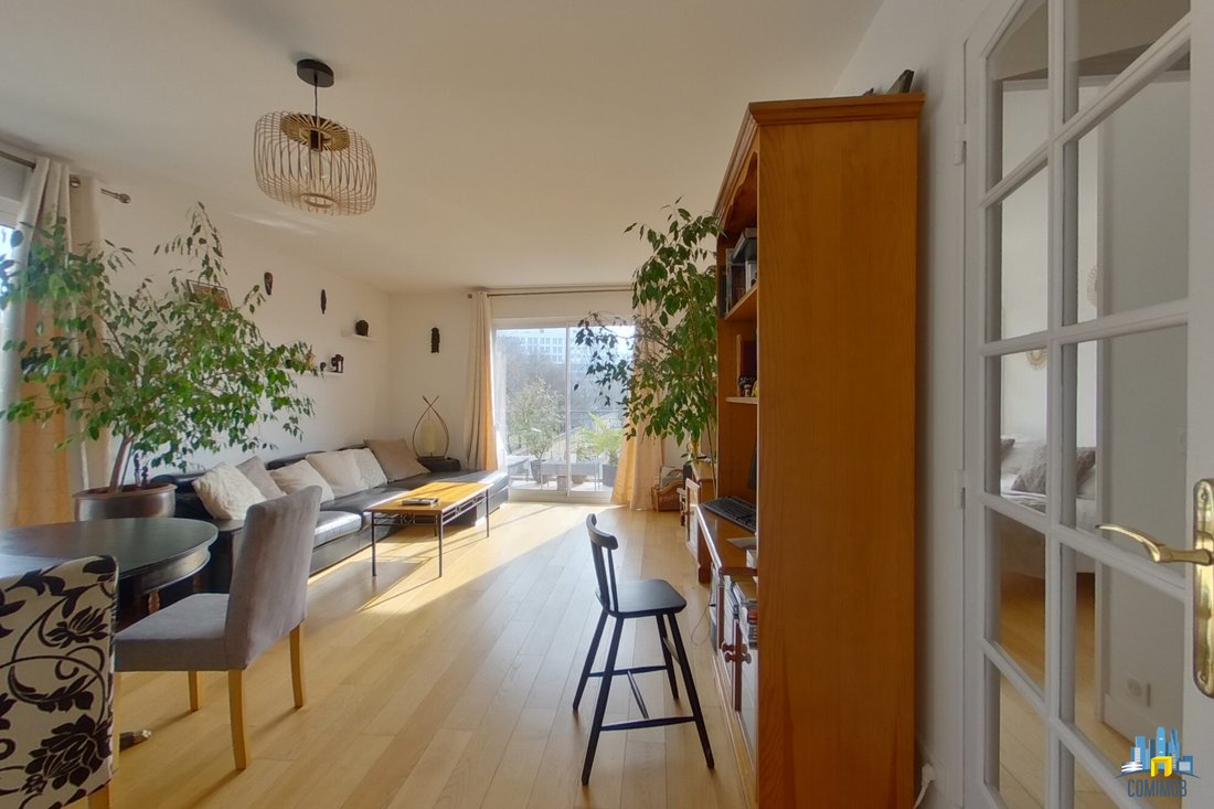 Apartment in Chedal Anglay, La Garenne-Colombes, France 1 - 15288279
