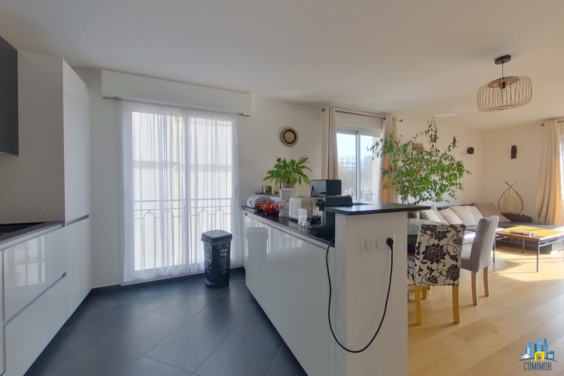 Apartment in Chedal Anglay, La Garenne-Colombes, France 5 - 15288279