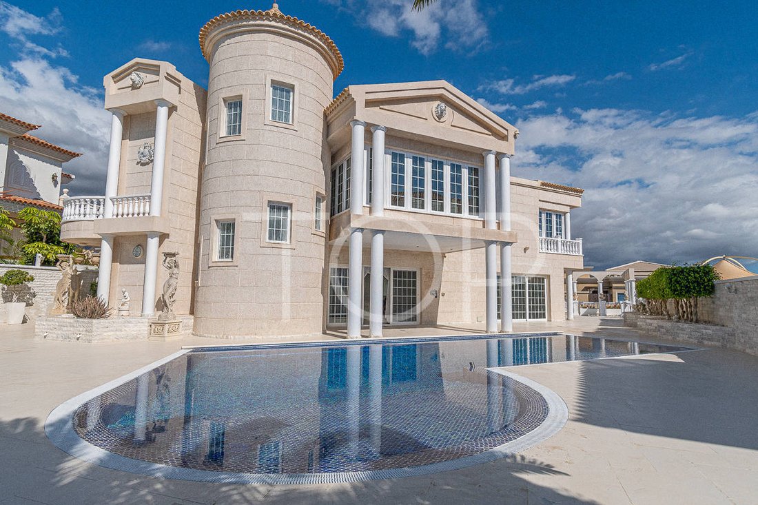 Villa in Costa Adeje, Adeje, Canary Islands 2 - 15288338