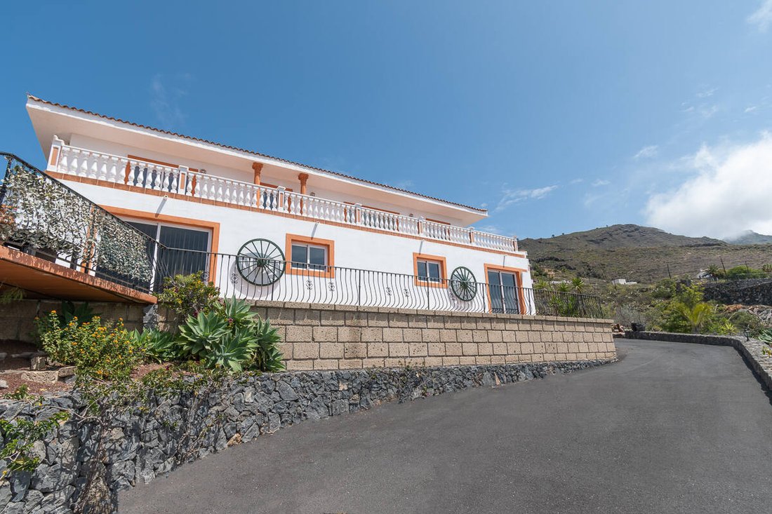 Country House in La Caleta, Adeje, Canary Islands 2 - 15288333