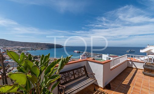 Penthouse in Los Cristianos, Canary Islands, Spain 1