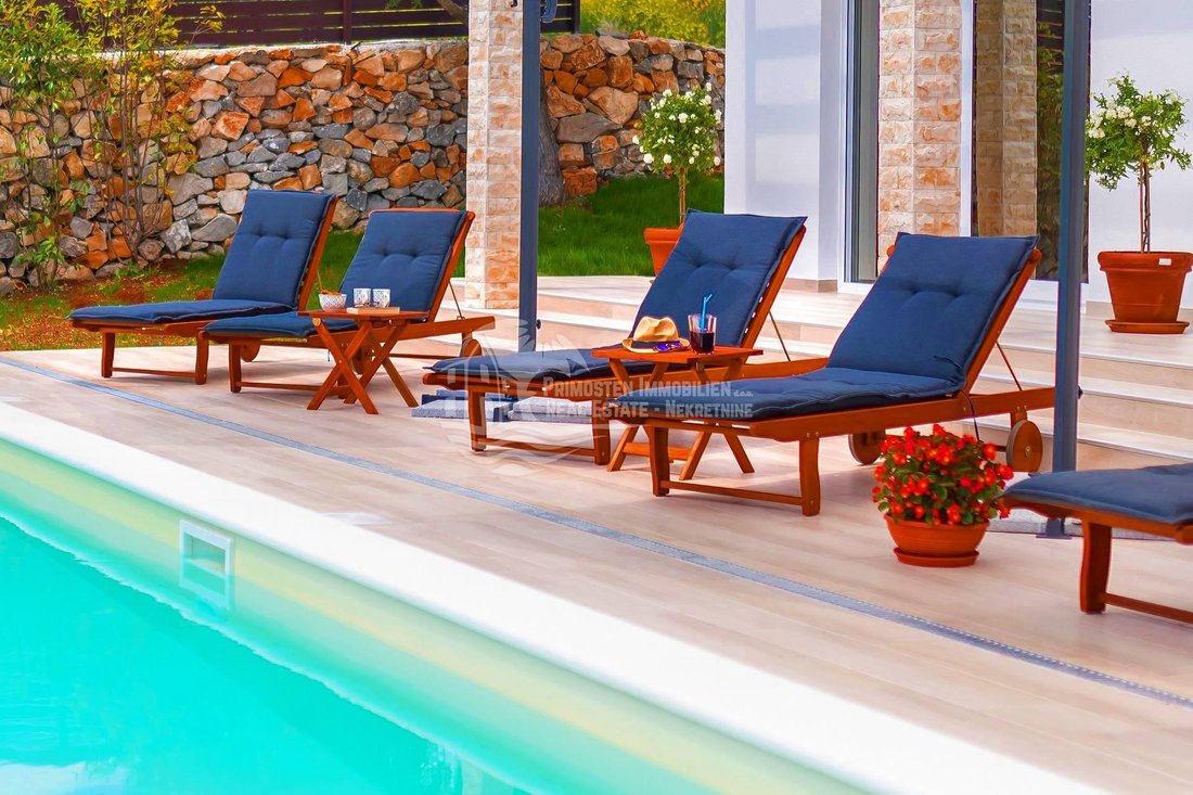 Villa in Gradska cetvrt Varos, Sibenik, Sibenik-Knin County 4 - 13534259