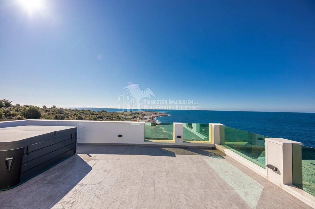 Villa in Rogoznica, Sibenik-Knin County, Croatia 2 - 13534071