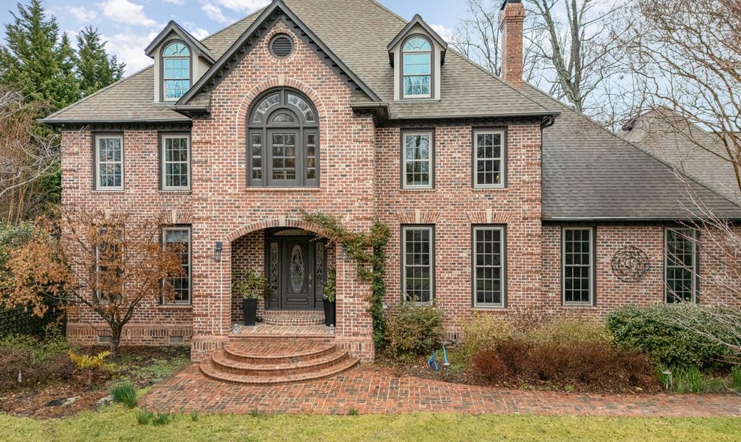 Image showcasing Luxury On The Lake In Greensboro, North Carolina, United States For ...