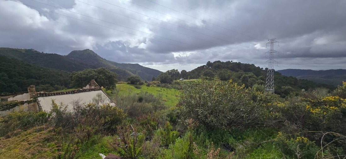Land in Benahavis, Andalusia, Spain 1 - 15290356