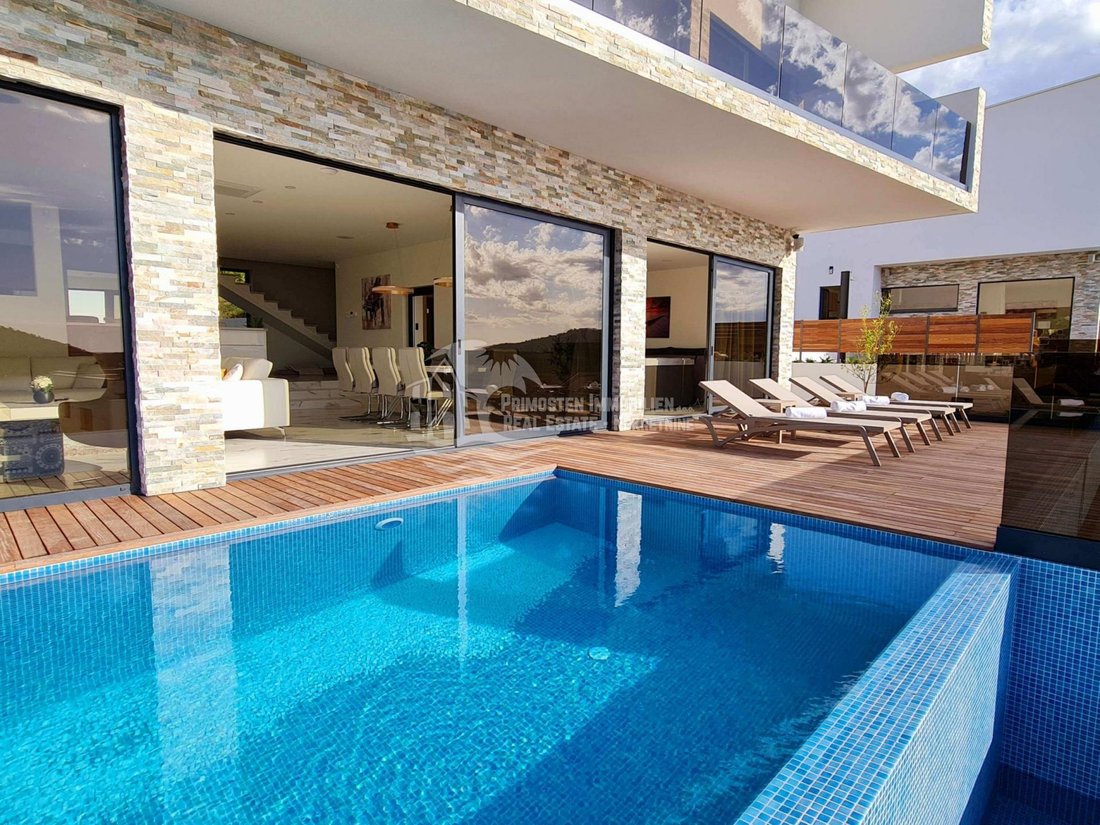 Villa in Rogoznica, Sibenik-Knin County, Croatia 1 - 13533970