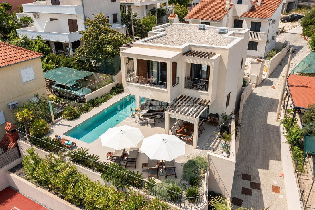 Villa in Okrug Gornji, Split-Dalmatia County, Croatia 1 - 14215842