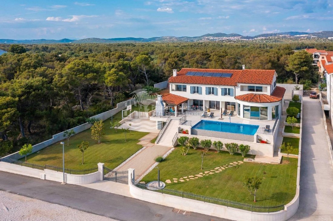 Villa in Gradska cetvrt Varos, Sibenik, Sibenik-Knin County 2 - 13533806