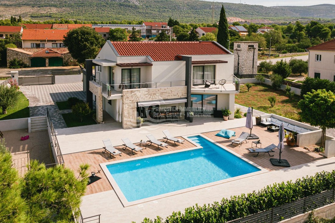 Villa in Gradska cetvrt Varos, Sibenik, Sibenik-Knin County 2 - 13532927