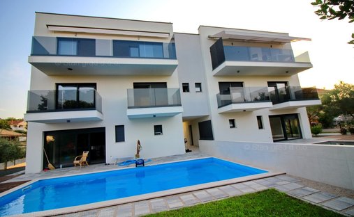 Apartment in Malinska, Primorje-Gorski Kotar County, Croatia 1