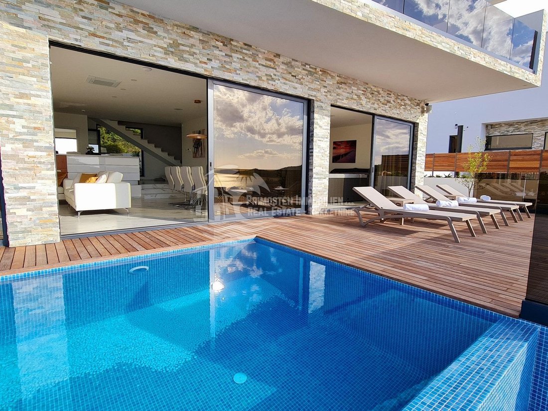 Villa in Rogoznica, Sibenik-Knin County, Croatia 2 - 13533954