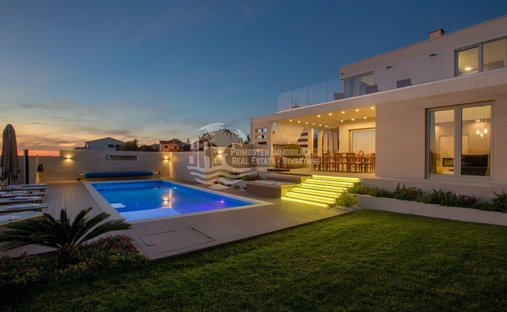 Villa in Primošten, Gespanschaft Šibenik-Knin, Kroatien 1