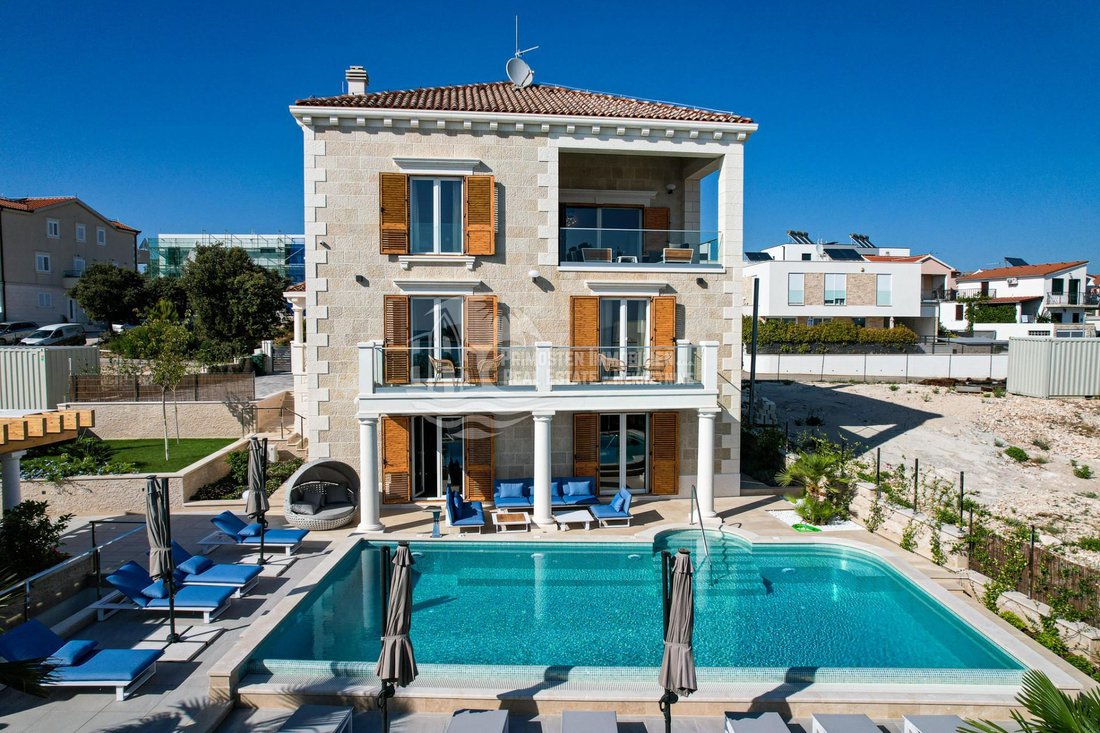 Villa in Rogoznica, Sibenik-Knin County, Croatia 1 - 13541251