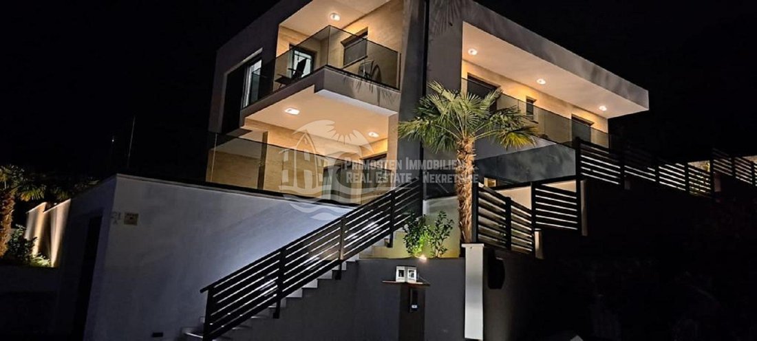Villa in Okrug Gornji, Split-Dalmatia County, Croatia 1 - 14143166