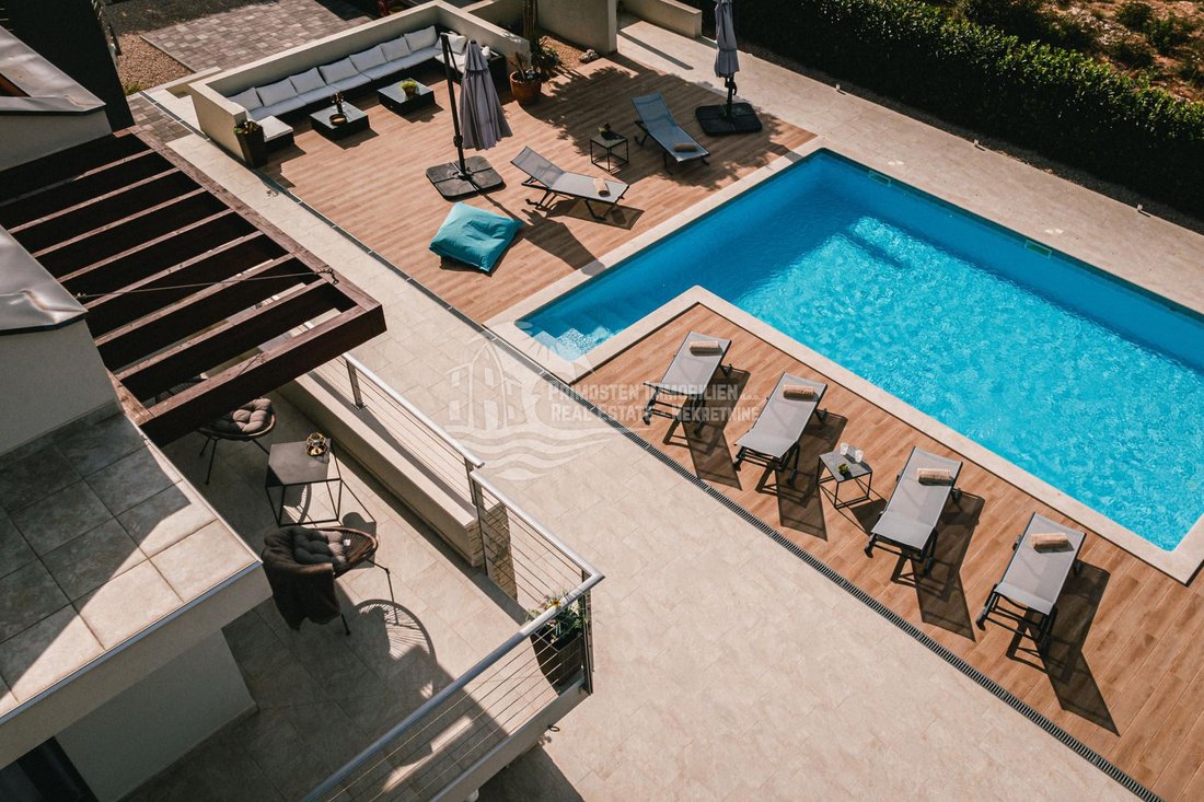 Villa in Gradska cetvrt Varos, Sibenik, Sibenik-Knin County 3 - 13532927