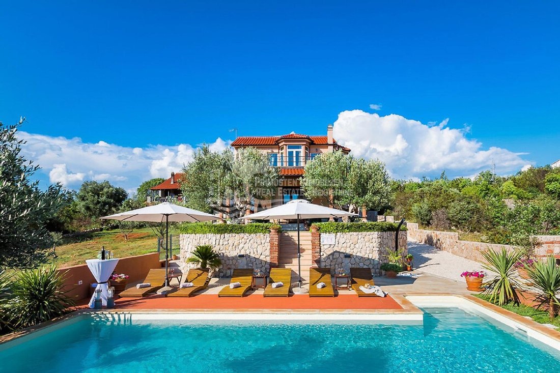 Villa in Gradska cetvrt Varos, Sibenik, Sibenik-Knin County 1 - 13533642