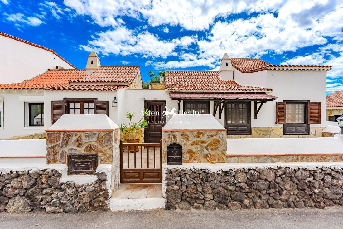 Bungalow in San Miguel de Abona, Canary Islands, Spain 1 - 15290076