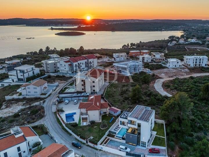 Casa en Medulin, Istria, Croacia 1 - 14967626