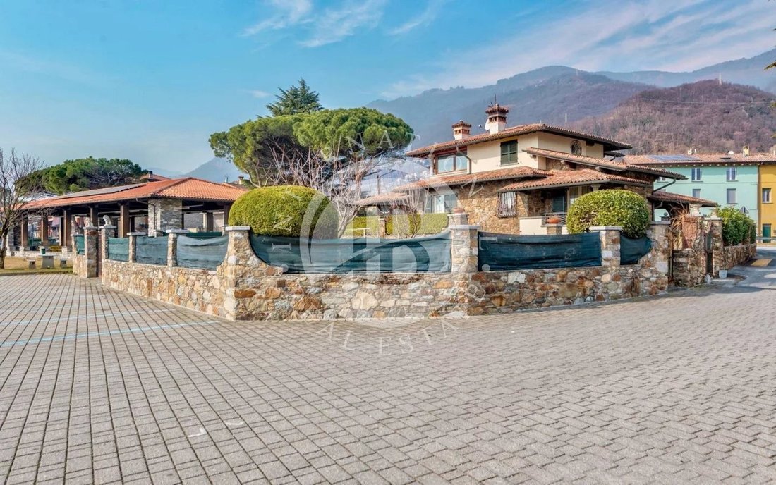 Villa in Gera Lario, Lombardy, Italy 4 - 15290319