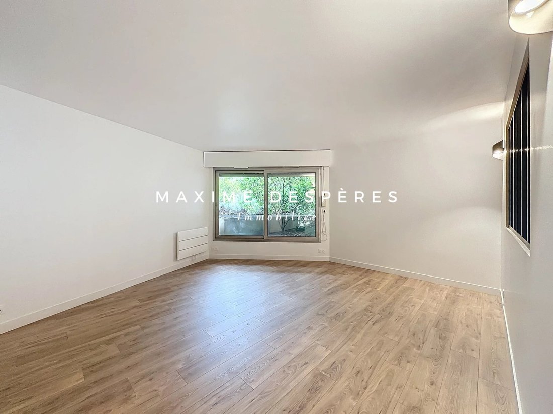 Apartment in La Plaine des Sablons, Neuilly-sur-Seine, France 2 - 15289337
