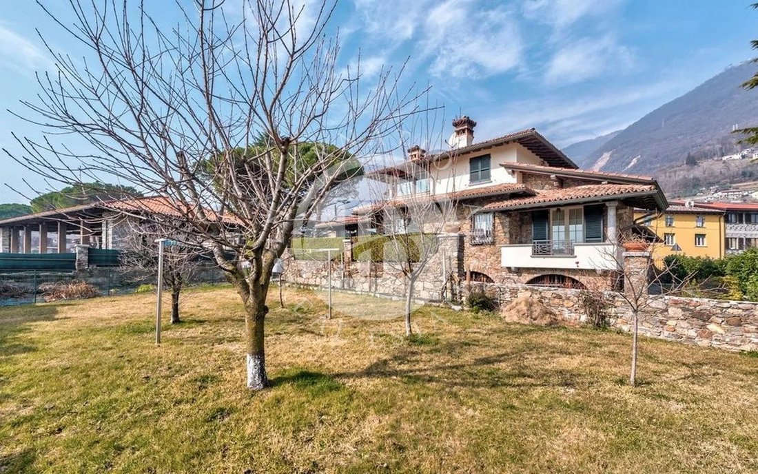 Villa in Gera Lario, Lombardy, Italy 2 - 15290319