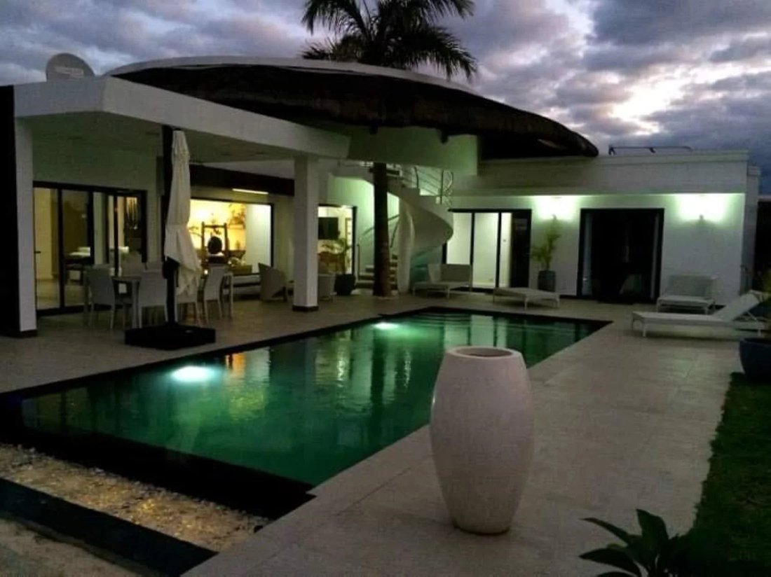 Villa in Pointe aux Piments, Pamplemousses District, Mauritius 1 - 15290411
