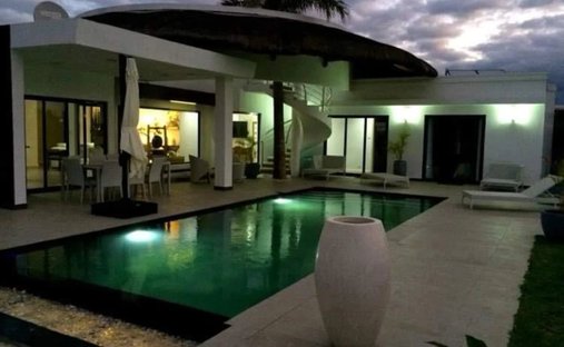 Villa in Pointe aux Piments, Pamplemousses District, Mauritius 1