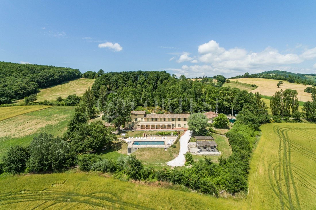 Country House in Gubbio, Umbria, Italy 5 - 15289487