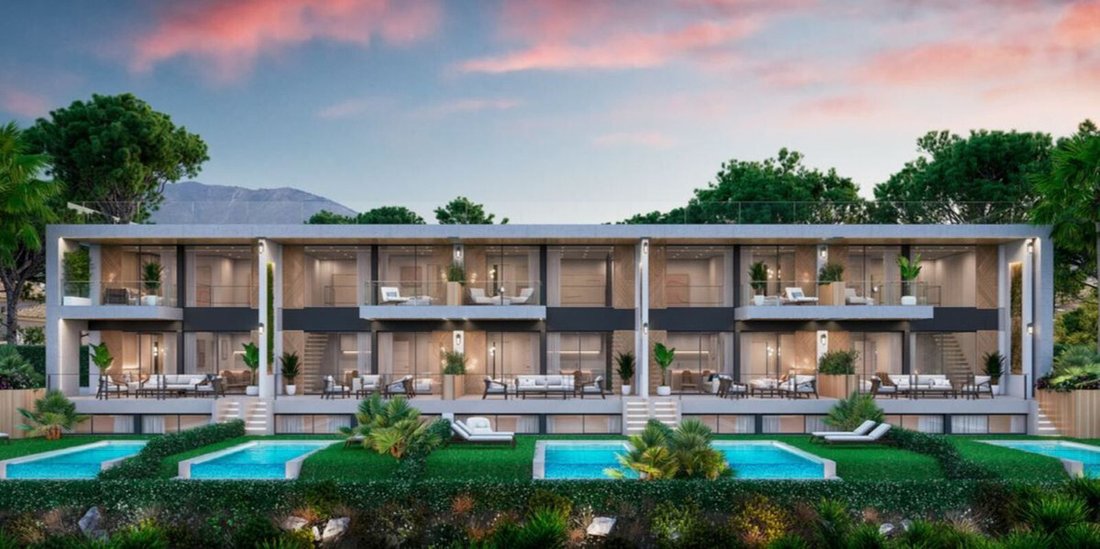 Apartment in Puerto Banus, Marbella, Spain 1 - 15290195