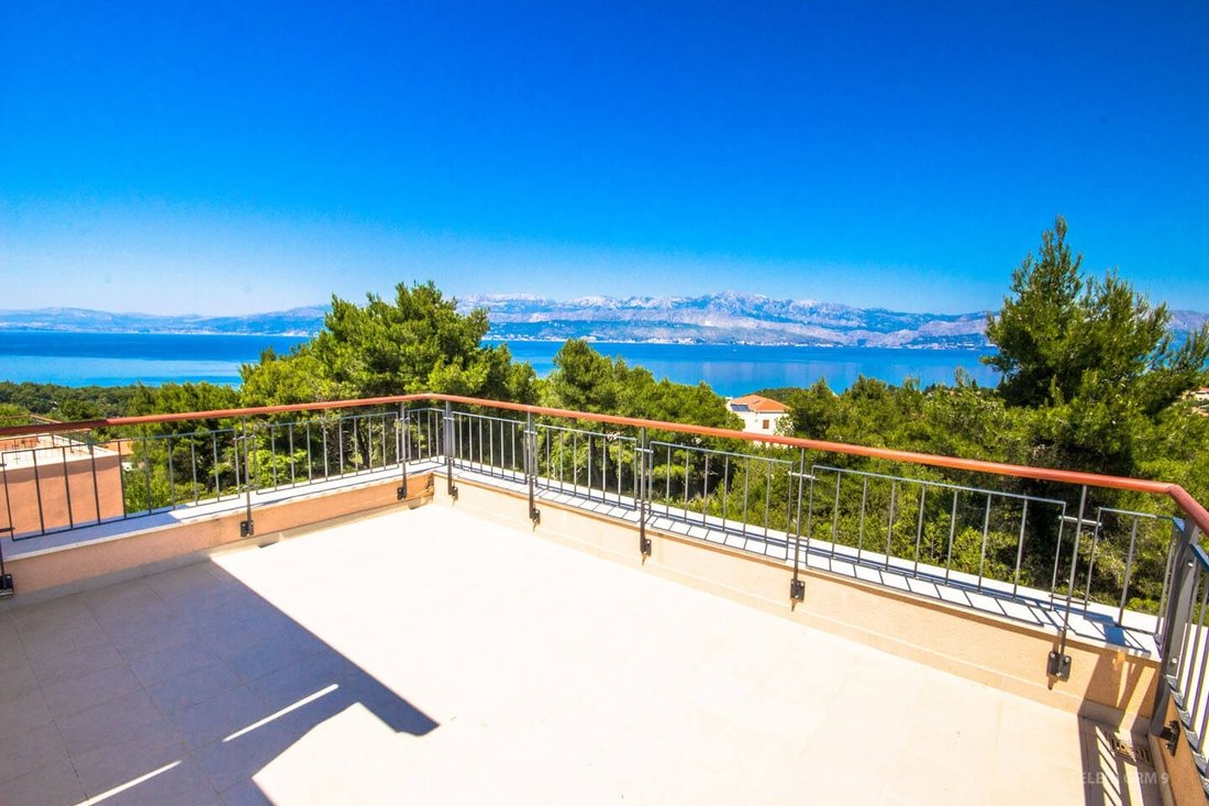 House in Splitska, Split-Dalmatia County, Croatia 1 - 13739001