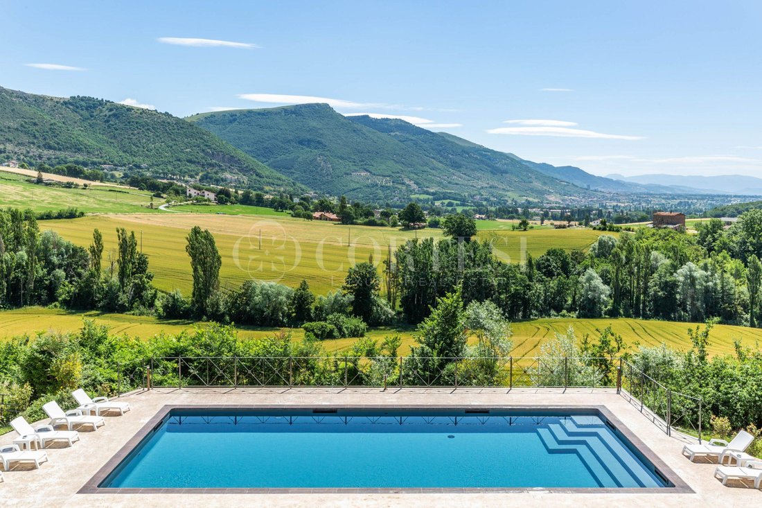 Country House in Gubbio, Umbria, Italy 2 - 15289487