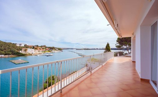 Stadthaus in Mao, Balearische Inseln, Spanien 1