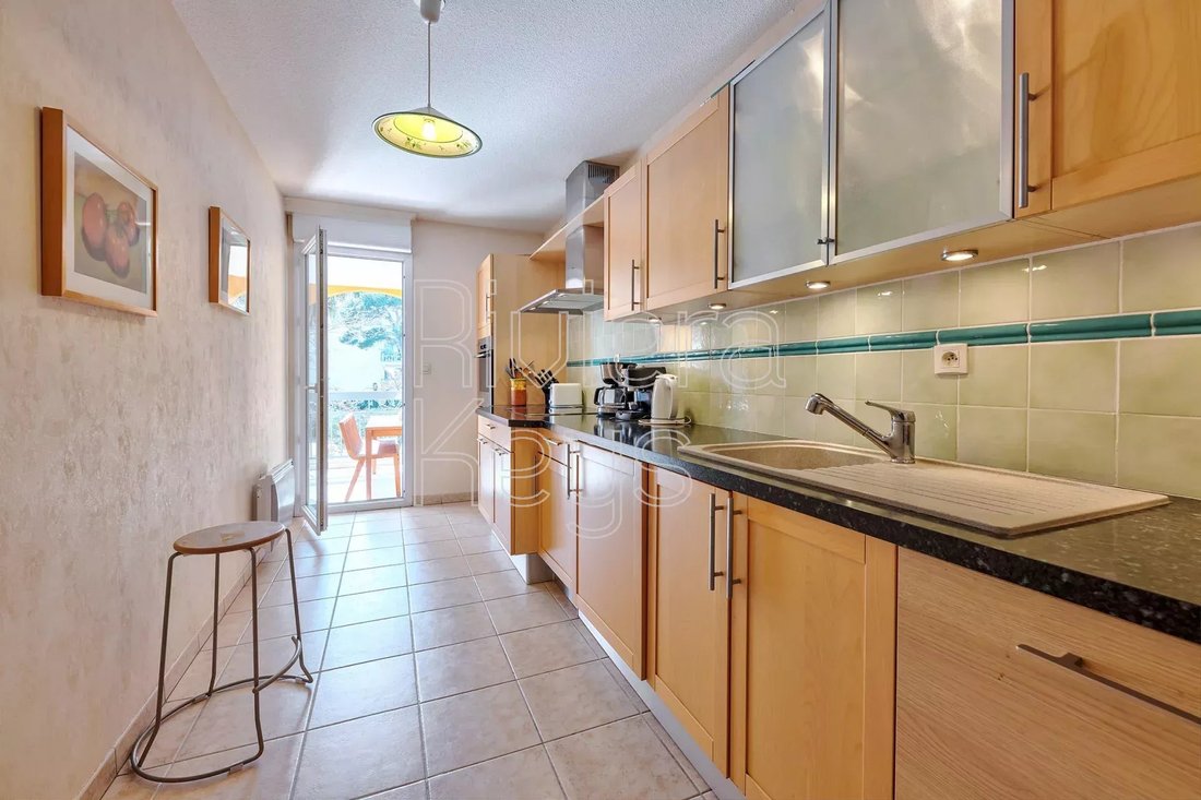 Apartment in Roquebrune-sur-Argens, Provence-Alpes-Côte d'Azur, France 3 - 15290278
